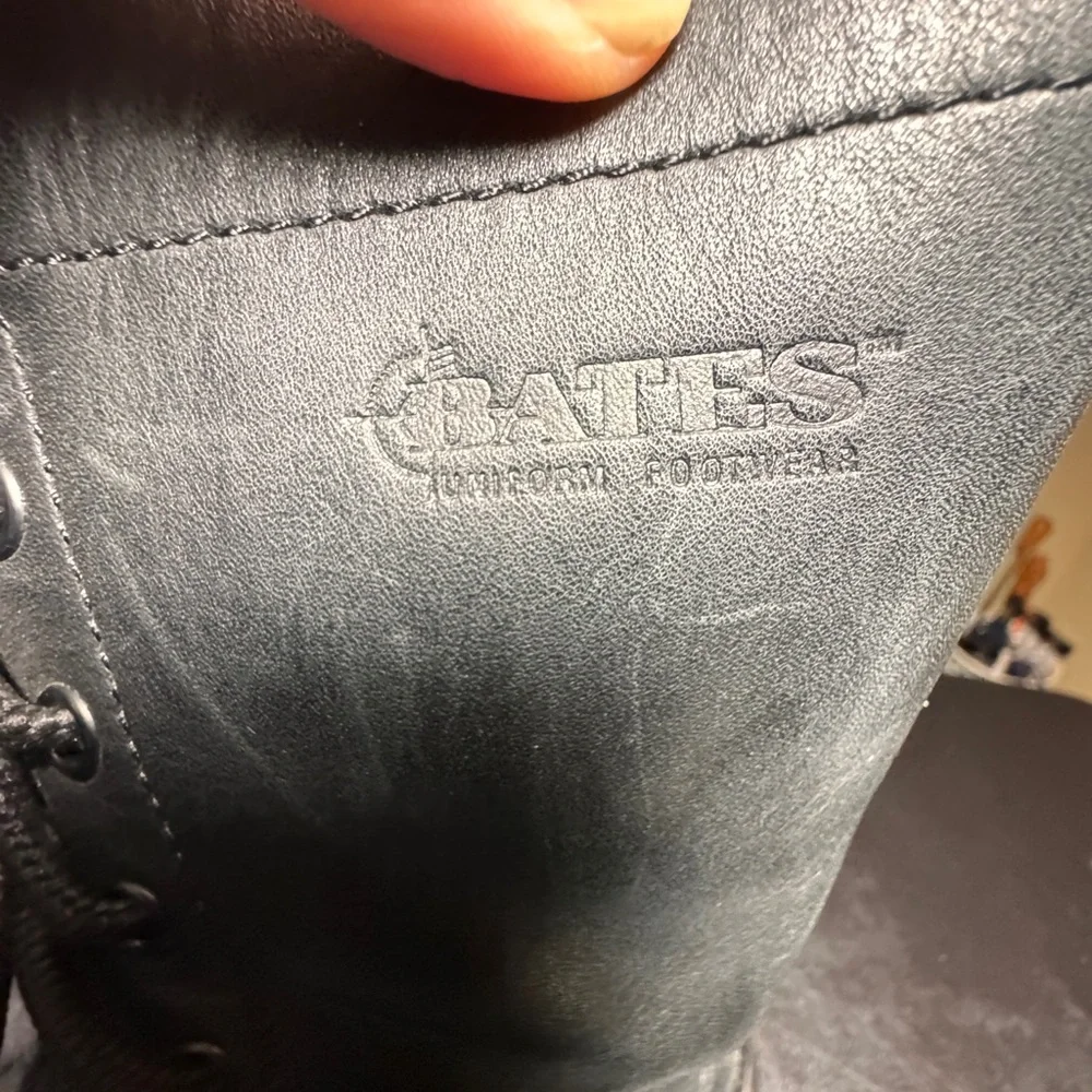 Bates size 8.5 paratrooper black boots